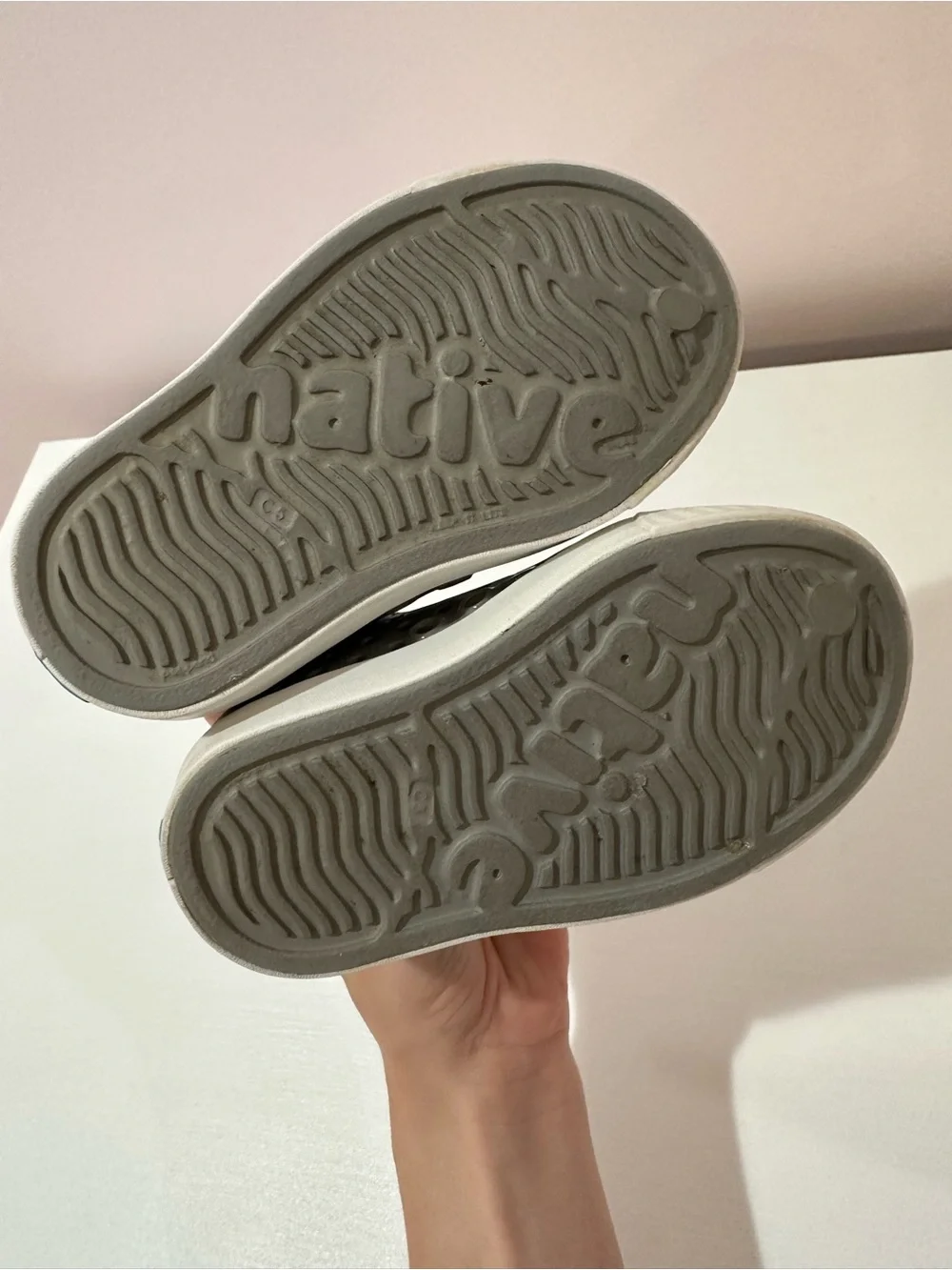 Native Jefferson Slip-On Kids Shoes in Grey C5